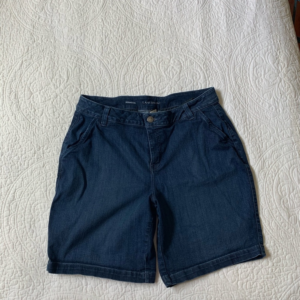 Lane Bryant Bermuda shorts (EUC)